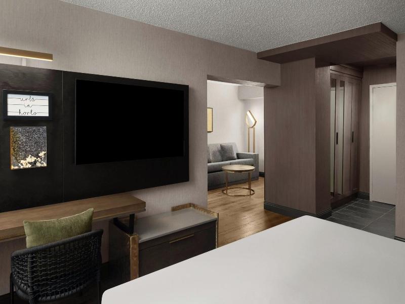 Renaissance Chicago North Shore Hotel image
