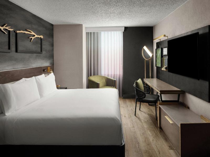 Renaissance Chicago North Shore Hotel image