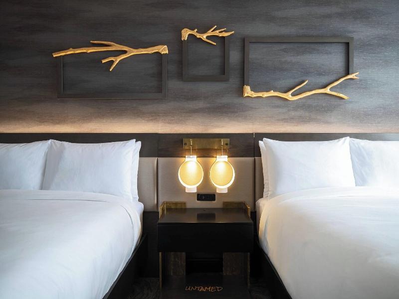 Renaissance Chicago North Shore Hotel image