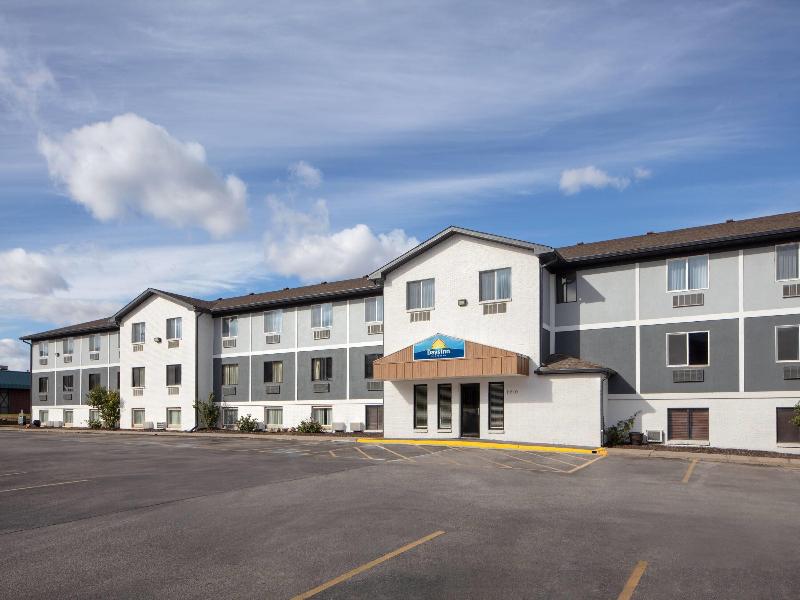 Days Inn by Wyndham Omaha NE image