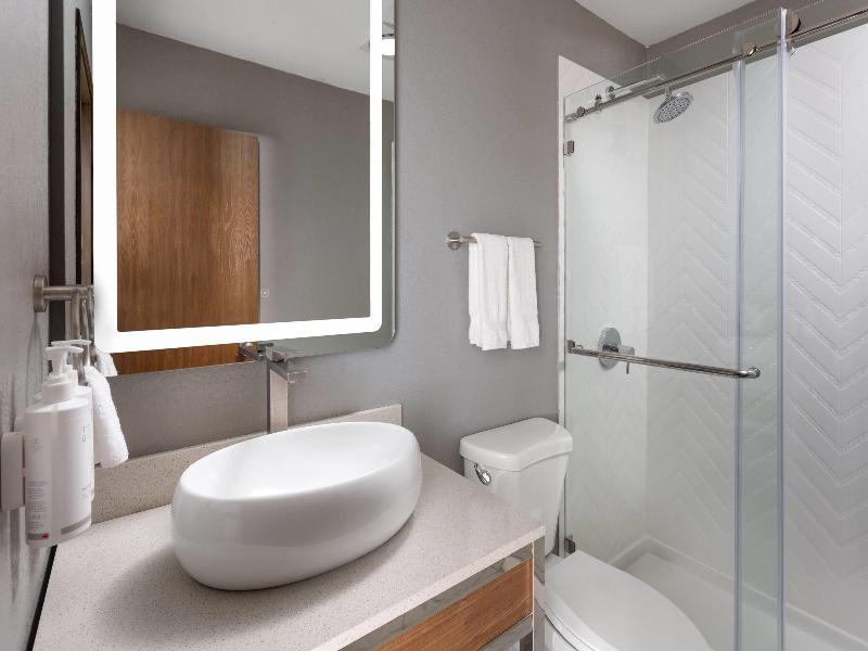 Days Inn by Wyndham Omaha NE image