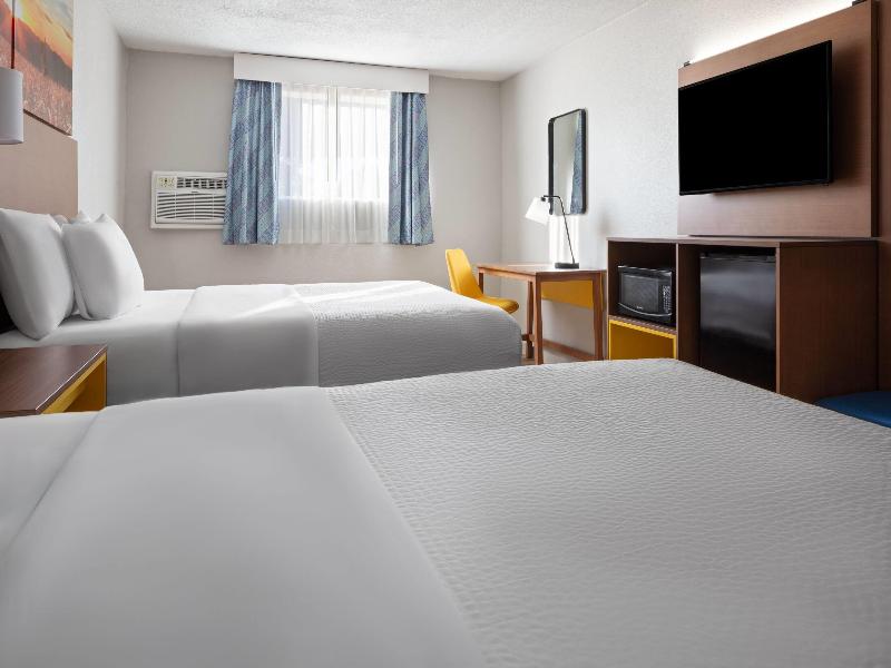 Days Inn by Wyndham Omaha NE image