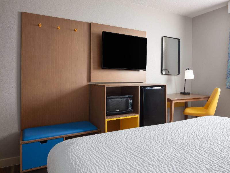 Days Inn by Wyndham Omaha NE image