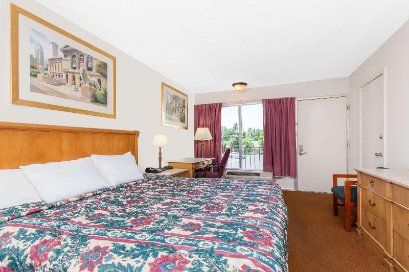 Rodeway Inn Owensboro South image
