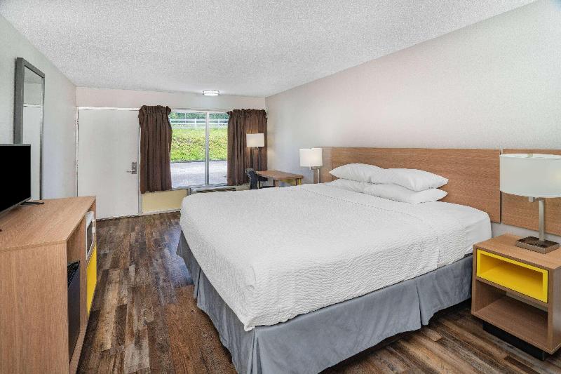 Rodeway Inn Owensboro South image