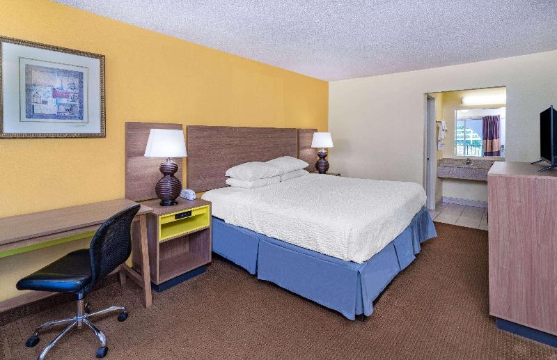 Rodeway Inn Owensboro South image