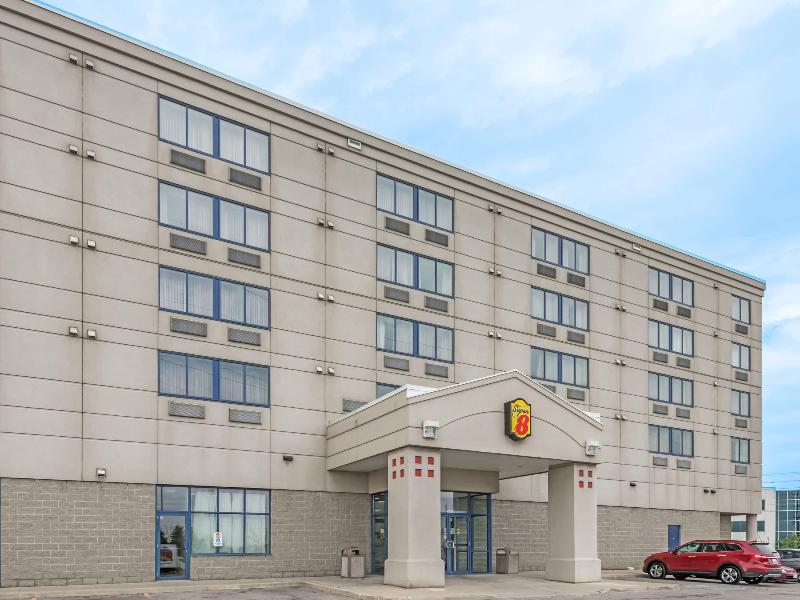 Super 8 by Wyndham Mississauga image