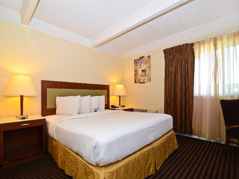 Lexington Inn & Suites - N.W. Chicago West/Elgin image