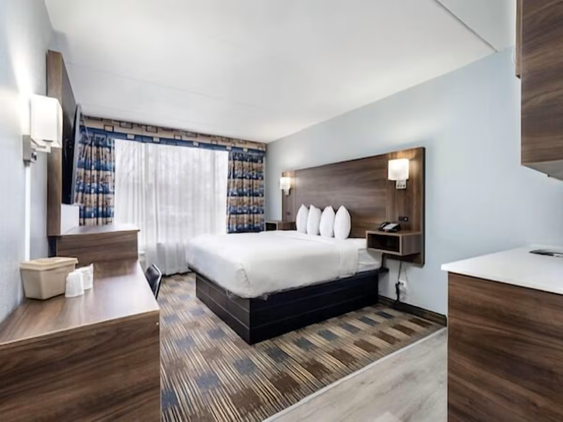 Baymont By Wyndham Addison image