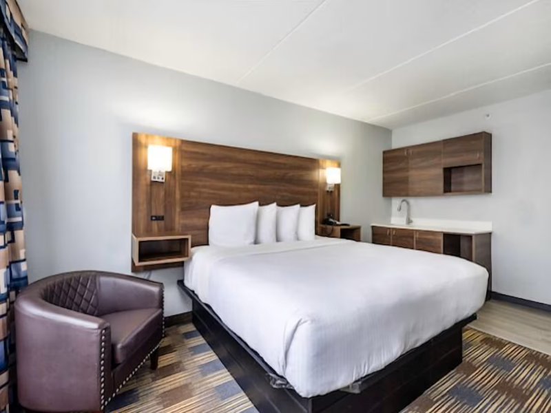 Baymont By Wyndham Addison image