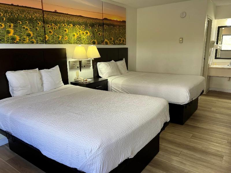 Days Inn by Wyndham Overland Park image