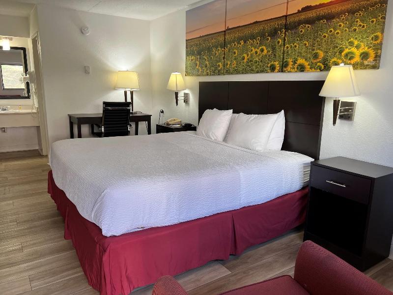 Days Inn by Wyndham Overland Park image