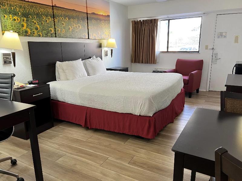 Days Inn by Wyndham Overland Park image