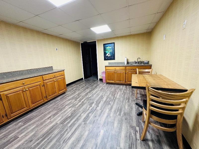 Pamola Motor Lodge image