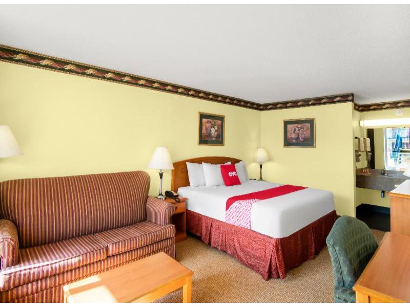 OYO Hotel Oklahoma City South I-35 and SE 29th image