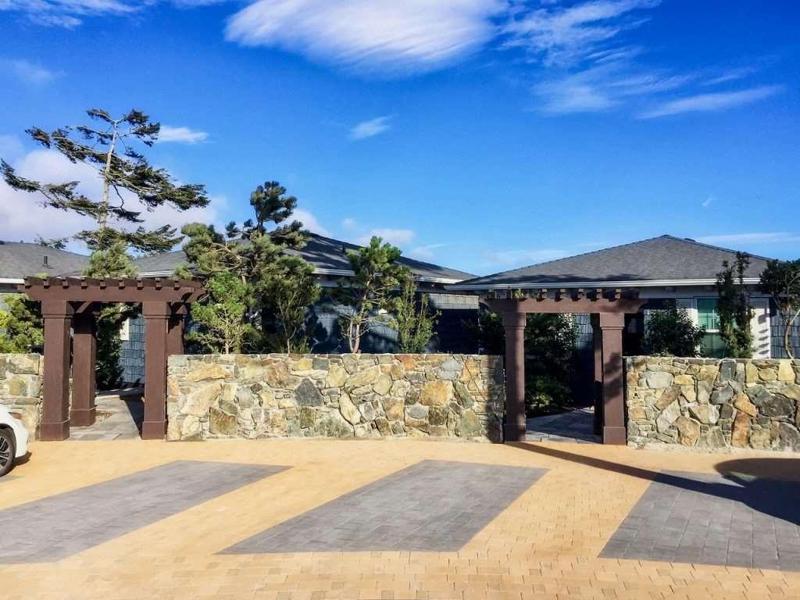 SookePoint Ocean Cottage Resort — general view