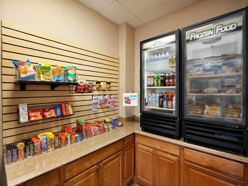 Super 8 by Wyndham Collinsville St. Louis image