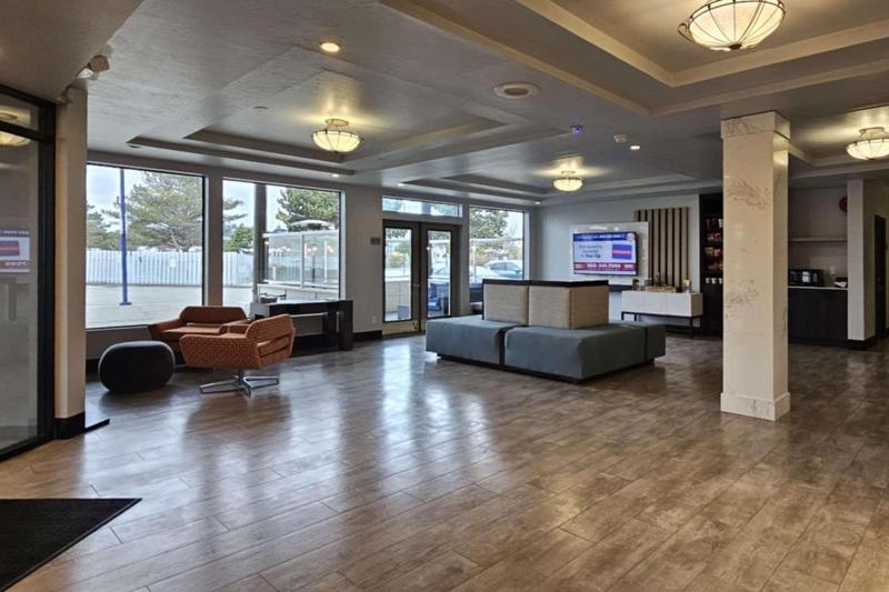 Edgewater Inn And Suites,Coos Bay image