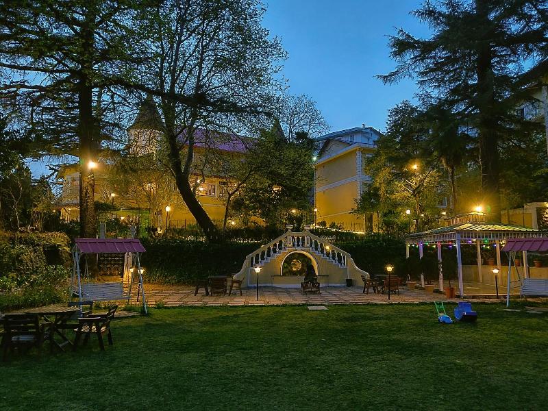 WelcomHeritage Kasmanda Palace image