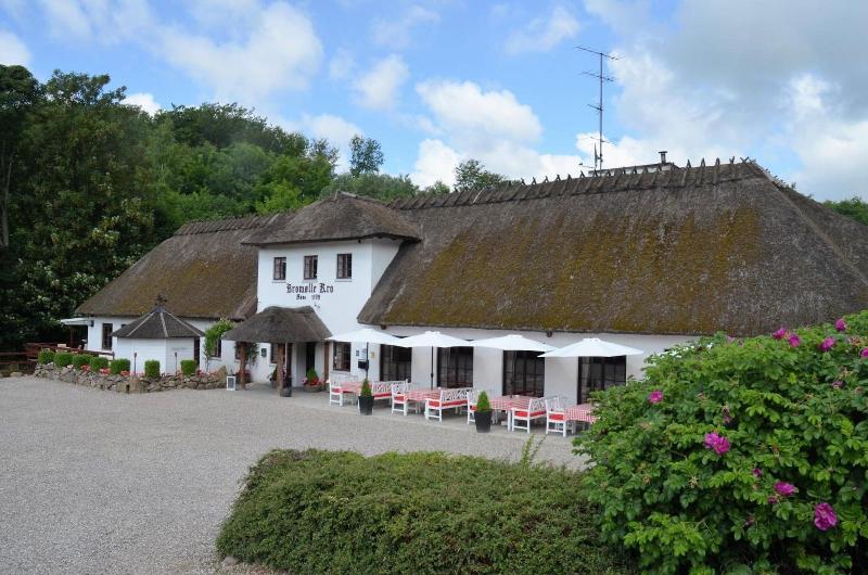 Bromølle Kro — exterior view
