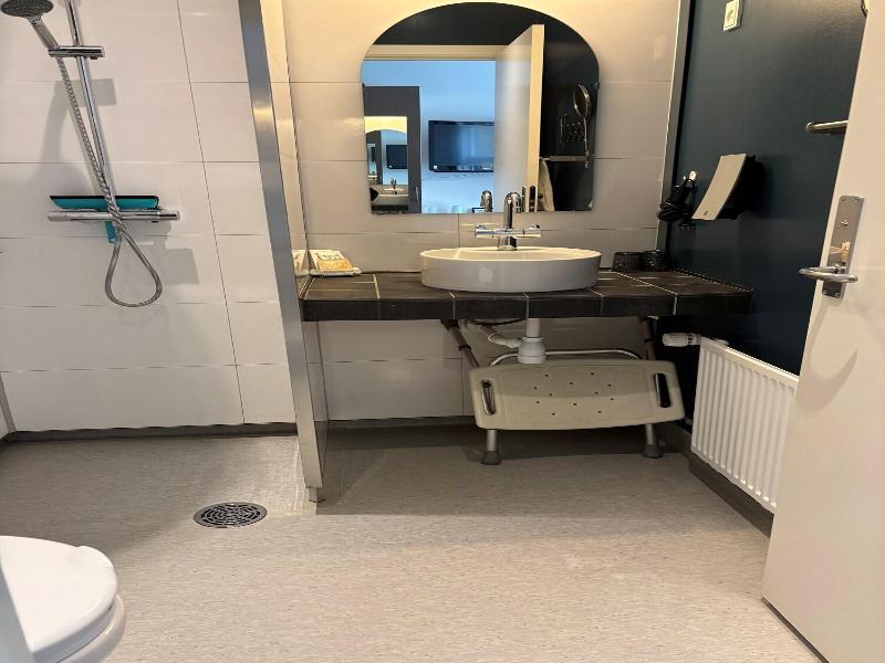 Bromølle Kro image