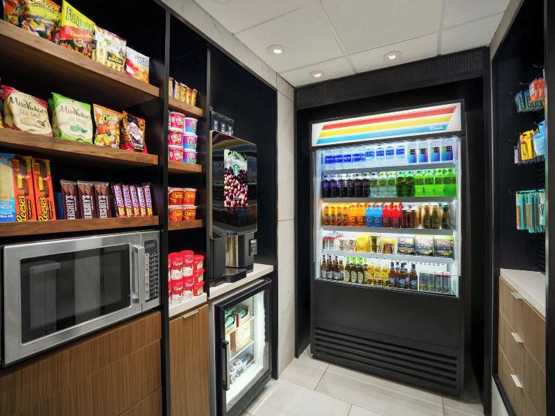 Courtyard By Marriott Chicago Midway Airport image