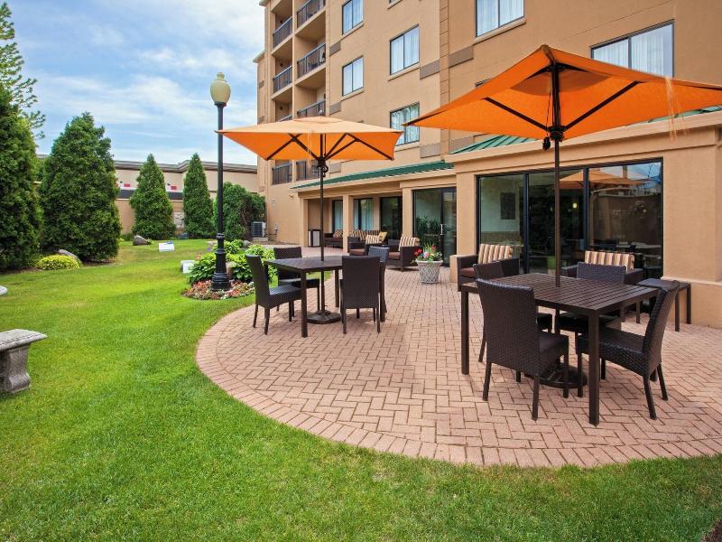 Courtyard By Marriott Chicago Midway Airport image