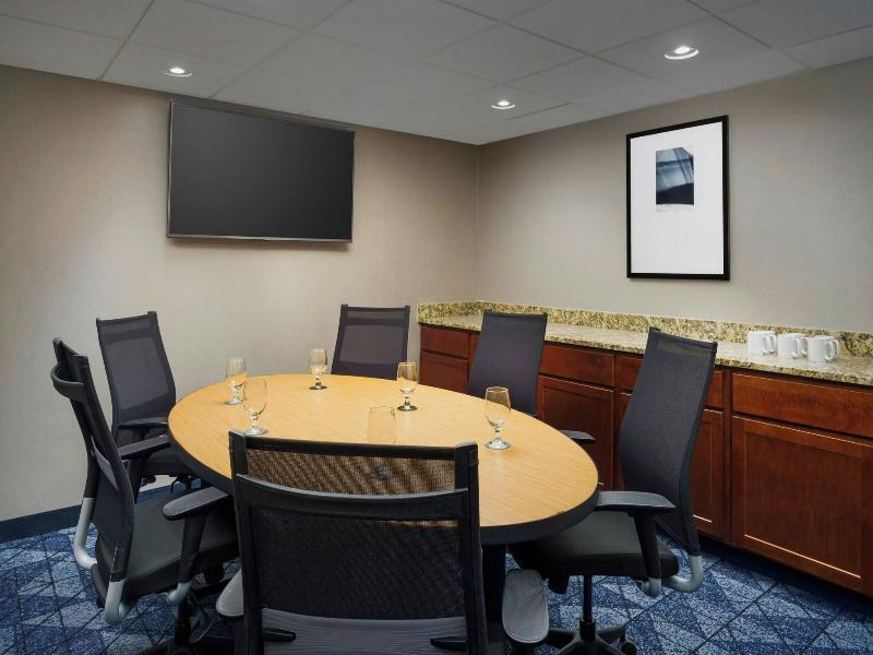 Courtyard By Marriott Chicago Midway Airport image