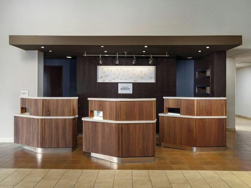 Courtyard By Marriott Chicago Midway Airport image