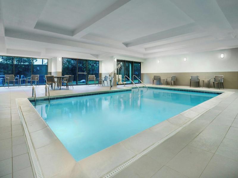 Courtyard By Marriott Chicago Midway Airport image