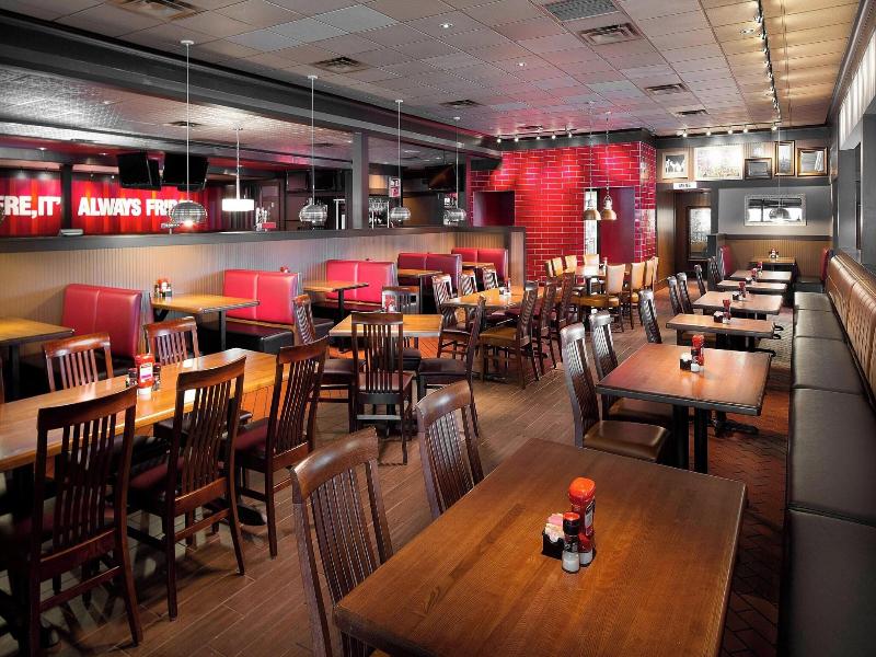 Courtyard By Marriott Chicago Midway Airport image