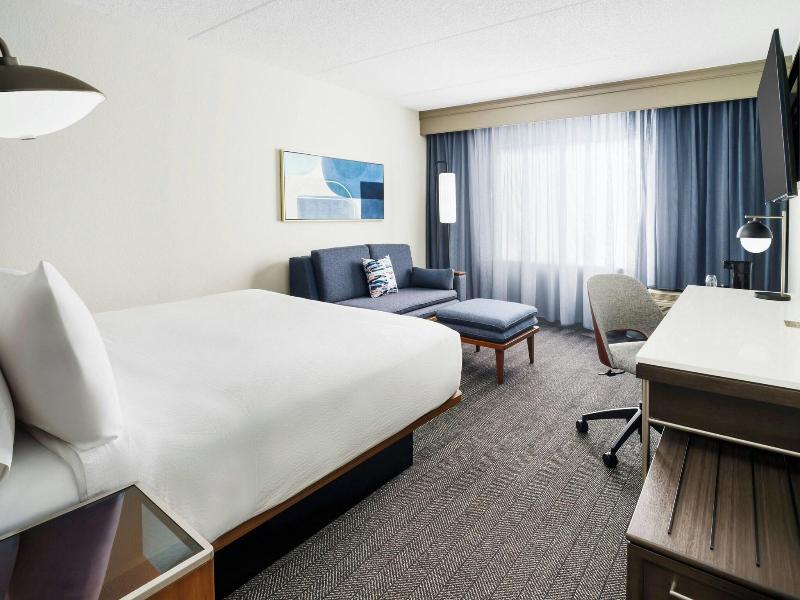 Courtyard By Marriott Chicago Midway Airport image