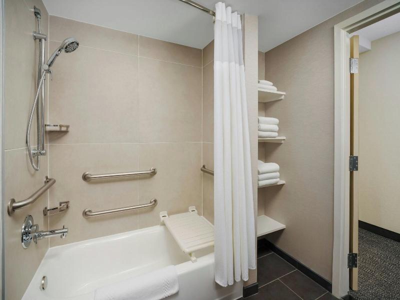 Courtyard By Marriott Chicago Midway Airport image
