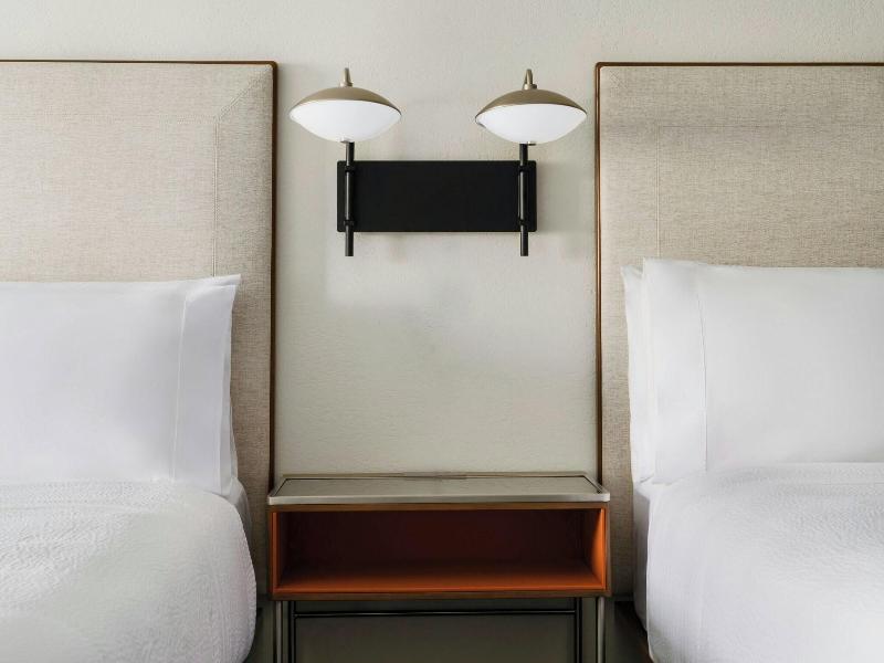 Courtyard By Marriott Chicago Midway Airport image