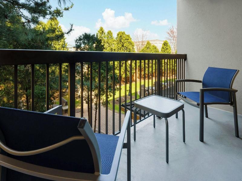 Courtyard By Marriott Chicago Midway Airport image
