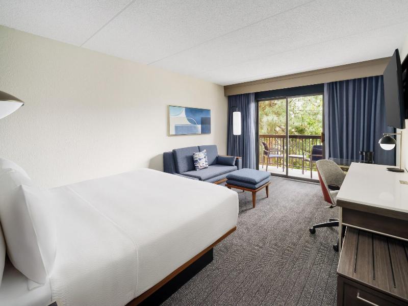 Courtyard By Marriott Chicago Midway Airport image