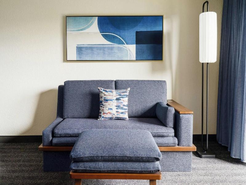 Courtyard By Marriott Chicago Midway Airport image