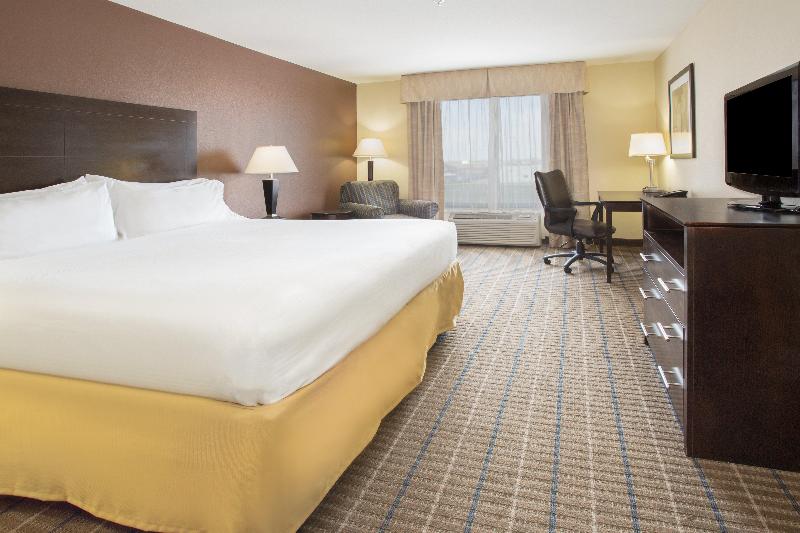 Holiday Inn Express Hotel & Suites Pauls Valley photo 12