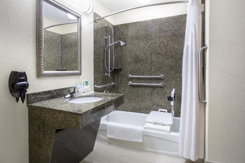 Holiday Inn Express Hotel & Suites Pauls Valley photo 18