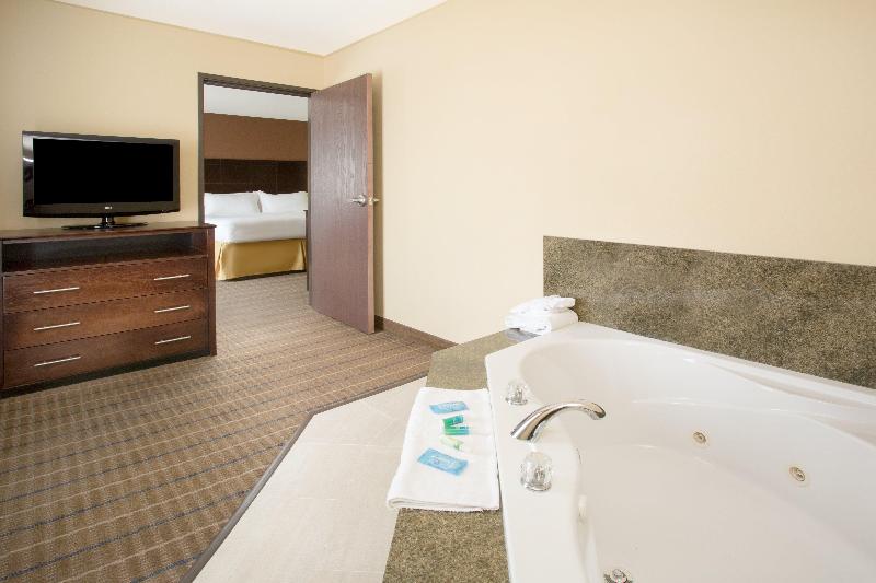 Holiday Inn Express Hotel & Suites Pauls Valley photo 19