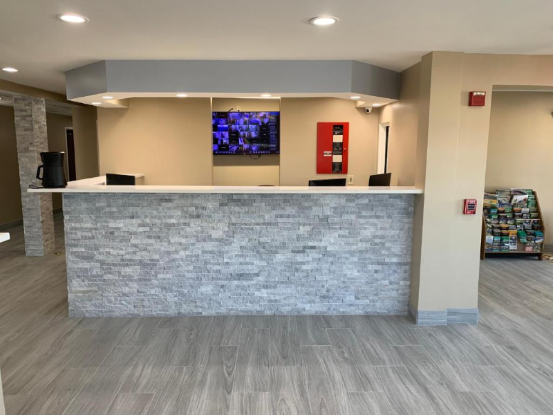 Super 8 by Wyndham Joliet image