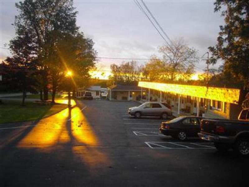 All Seasons Inn image