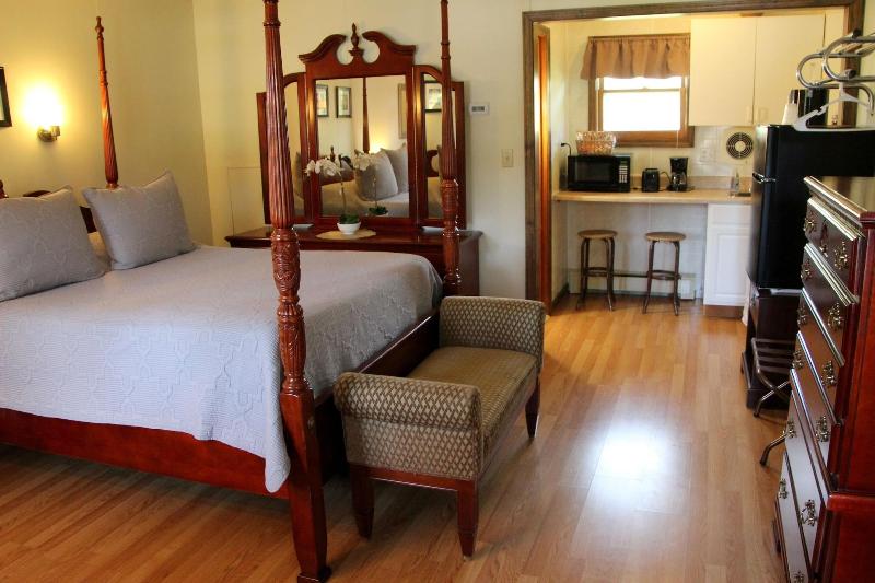 All Seasons Inn image
