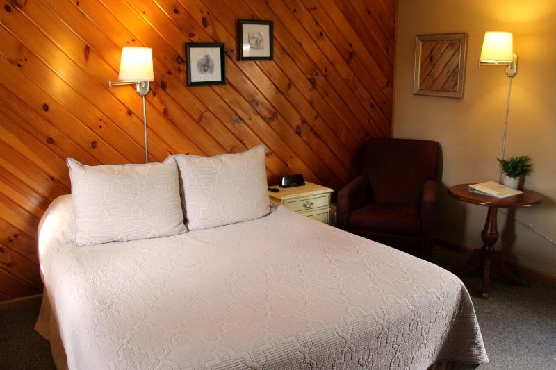 All Seasons Inn image