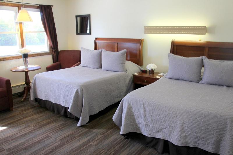 All Seasons Inn image