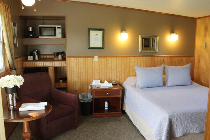 All Seasons Inn image