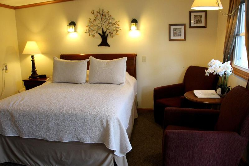 All Seasons Inn image