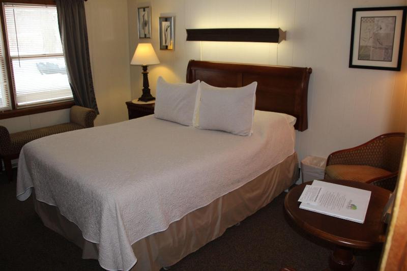 All Seasons Inn image