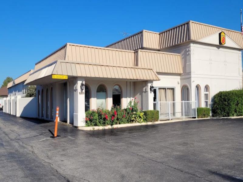 Super 8 By Wyndham Morton Grove/Chicago