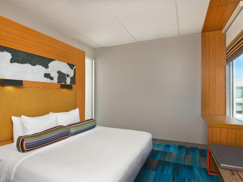 Aloft Bolingbrook image